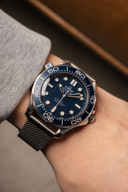 2026 Omega Seamaster Diver 300M James Bond 60th anniversary 210.30.42.20.03.002 — photo 7