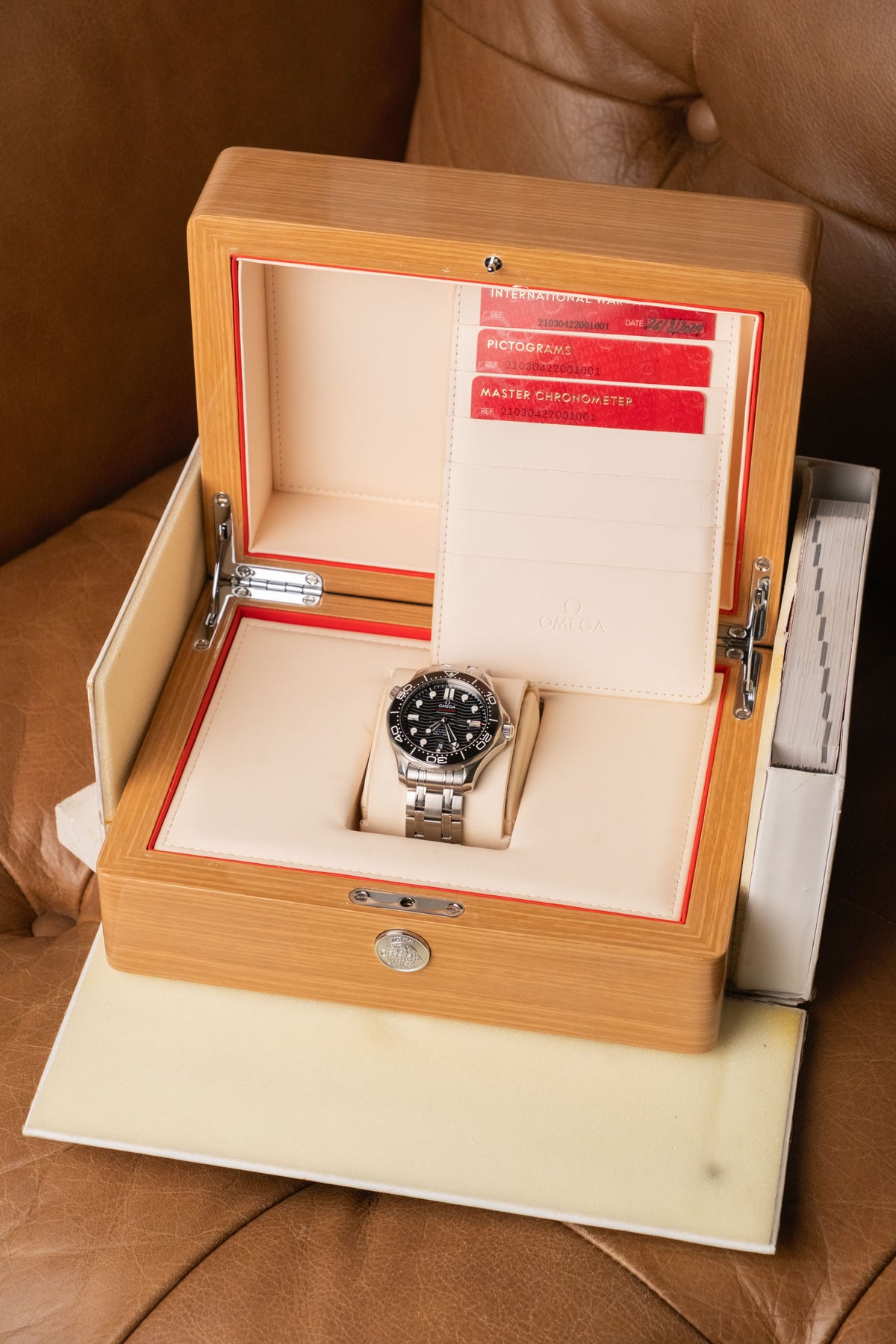 2024 Omega Seamaster Diver 300M Ref. 210.30.42.20.01.001 — photo 4