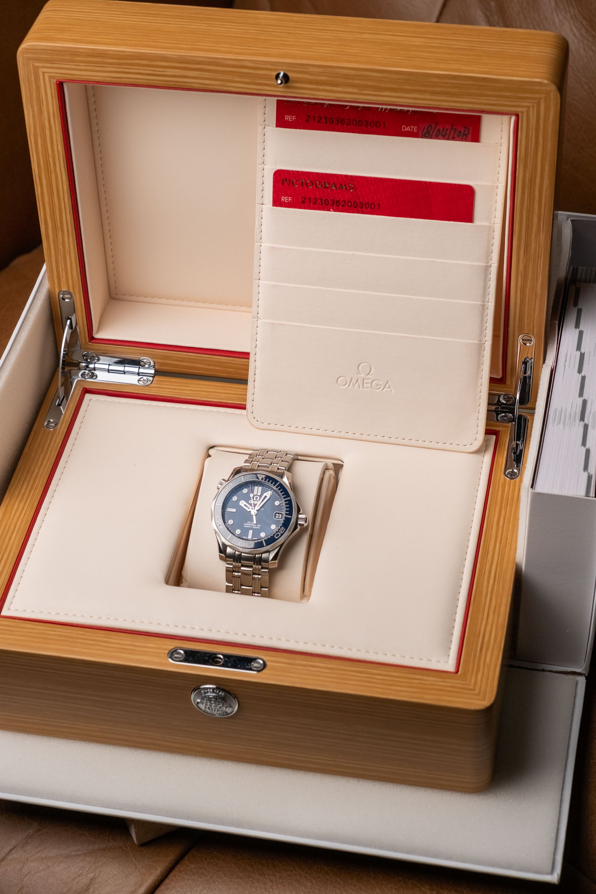 2017 Omega Seamaster Diver 300M Ref. 212.30.36.20.03.001 — photo 9