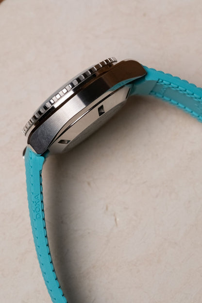 DOXA Sub 200 C-Graph Aquamarine/ Tiffany Blue Mint 45mm Full Set 798.010.241.25 case profile side view