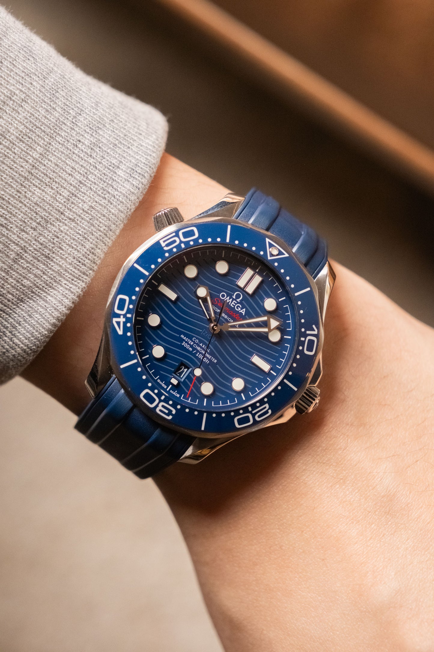 2022 Omega Seamaster Diver 300M 210.32.42.20.03.001 — photo 18