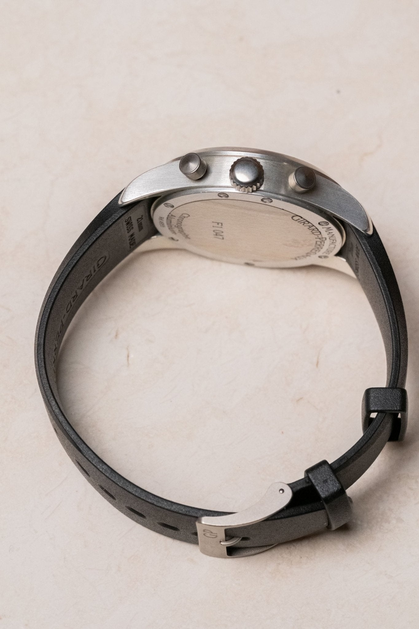 Girard-Perregaux Ferrari Chronograph “F1 047” 4955 case profile side view