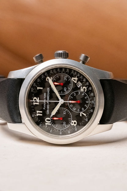 Girard-Perregaux Ferrari Chronograph “F1 047” 4955 dial detail close-up
